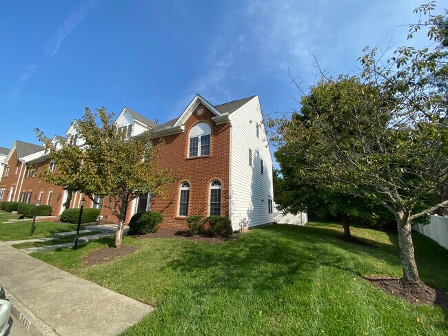 Foto del edificio - 3401 Bartley Pond Pl
