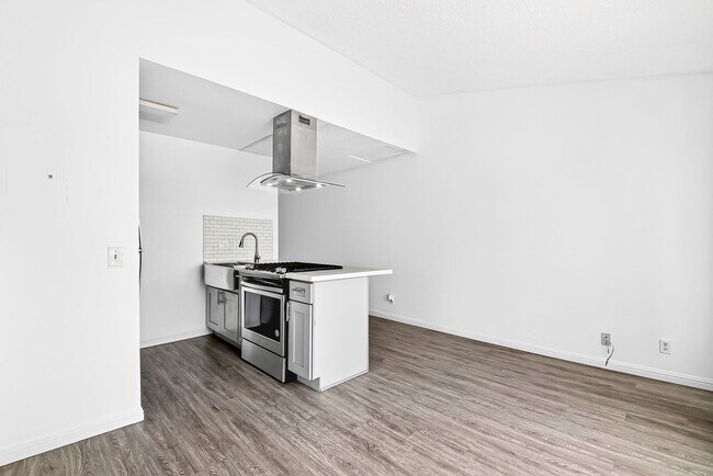 Foto del edificio - 3901 E 11th St