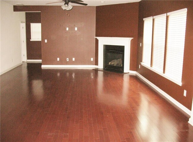Foto del edificio - 7255 Rocking Horse Ln