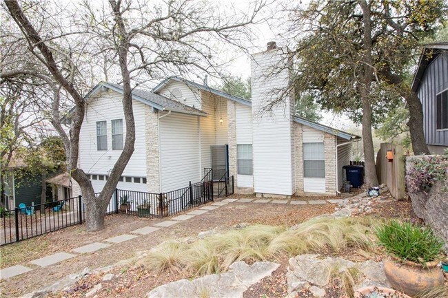 Foto del edificio - 3321 Plantation Rd