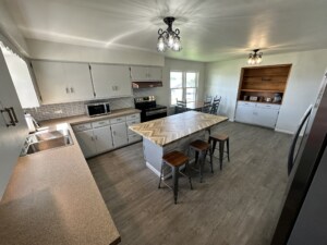 Building Photo - 3 Bedroom Country Home!