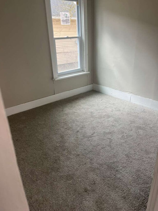 Building Photo - 3701 E 69