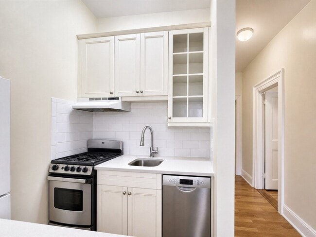 Building Photo - 244 Beacon St
