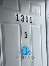 Building Photo - 1311 E Columbus Dr