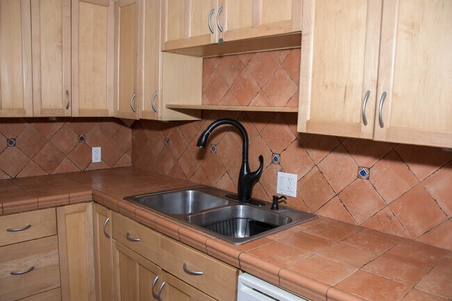 Foto del edificio - 2651 S Course Dr