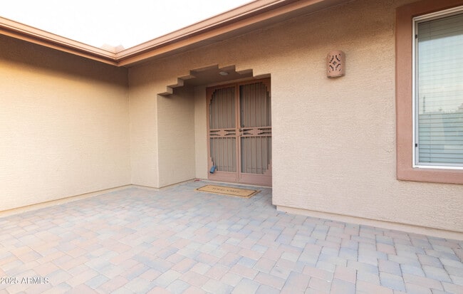 Building Photo - 10005 W Oak Ridge Dr