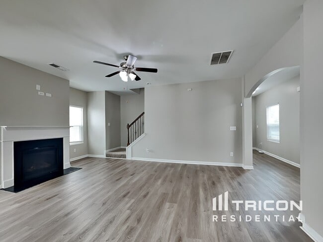 Building Photo - 5065 Rapahoe Trail