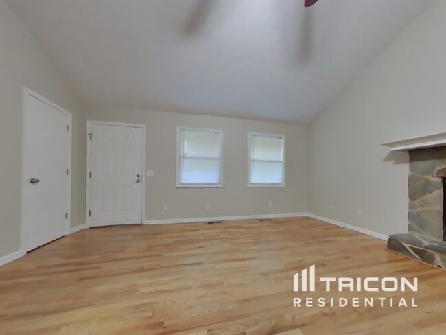 Building Photo - 331 Denae Ct