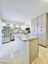Building Photo - 5205 Cedarbend Dr