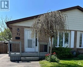 Building Photo - 37 Mayfair Dr