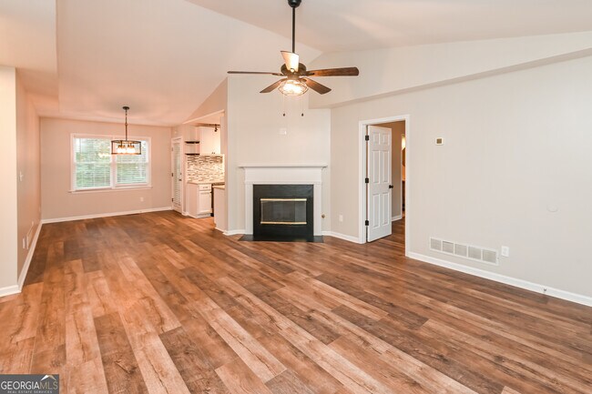 Building Photo - 377 Wesley Mill Pl