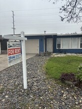 Building Photo - 1018 Badgley Dr