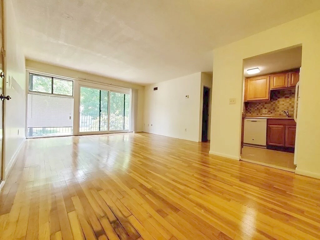 203 Central St Unit 5, Stoneham, MA 02180 Condo for Rent in Stoneham, MA