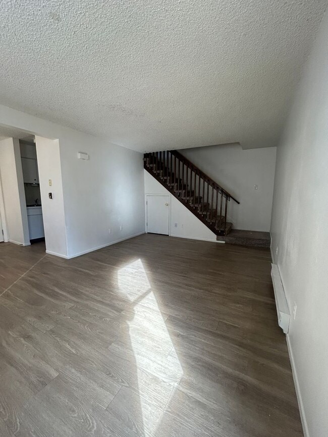 Building Photo - Two Bedroom Condo With One Car Garage Available For Rent In Longmont