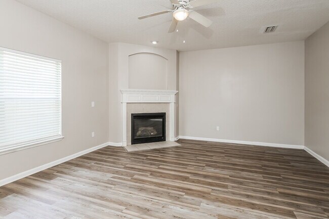 Building Photo - 276 Porta Rosa Circle