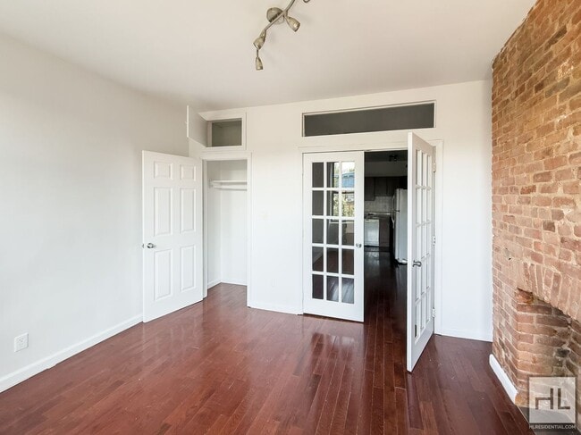 Building Photo - PROSPECT PLACE / 1-Bedroom, 1-Bathroom