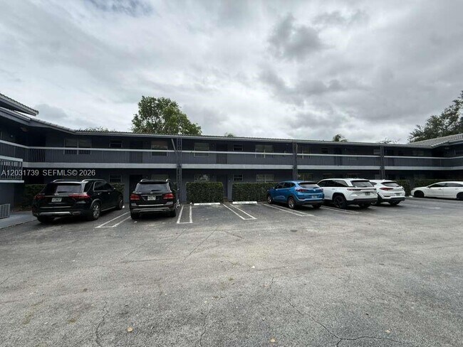 Foto del edificio - 8982 W Sample Rd