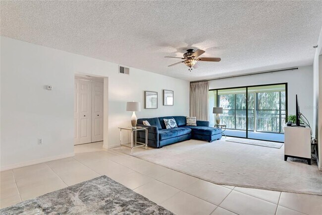 Foto del edificio - 1158 Carmel Cir