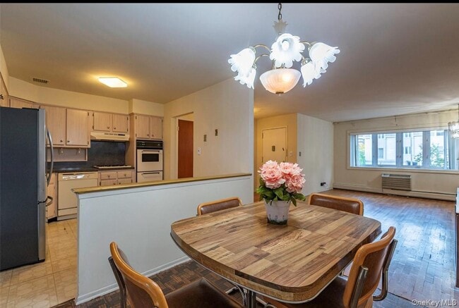 Foto del edificio - 18-16 Bell Blvd