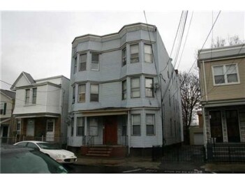 Foto del edificio - 114 Woodlawn Ave