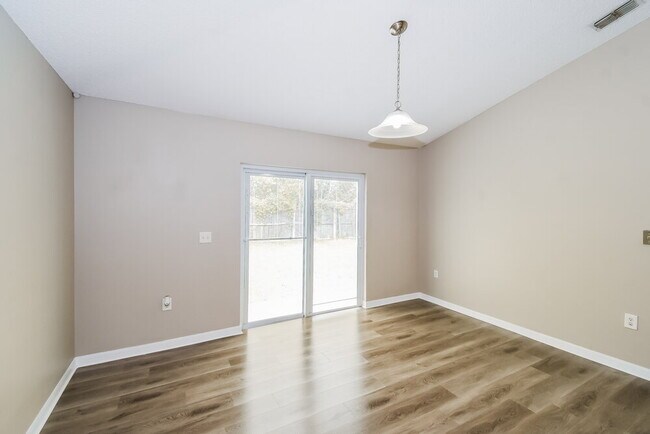 Foto del edificio - 3362 Talisman Drive