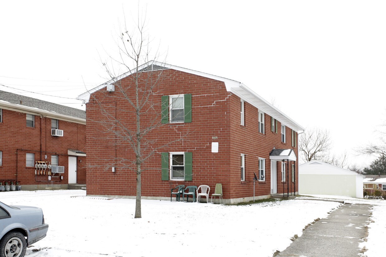 6605 Strawberry Ln, Louisville, KY 40214 Apartments in Louisville, KY