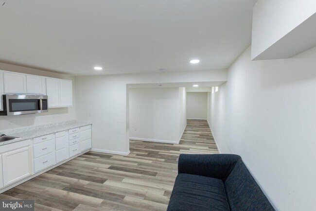 Foto del edificio - 1034 Bakersfield Ln