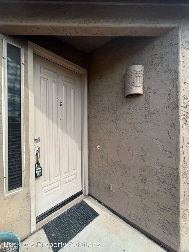 Building Photo - 3 br, 2 bath House - 2660 E Hulet Dr.