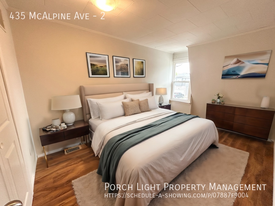 Building Photo - 1 Bedroom Plus Den. Brand New Renovations. Private Laundry.