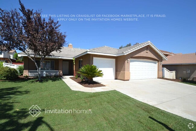 Building Photo - 15128 Versailles St