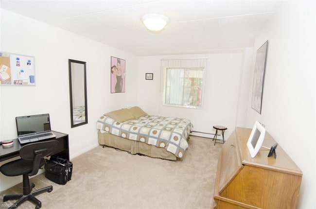 Building Photo - 139 Woodmere Ave