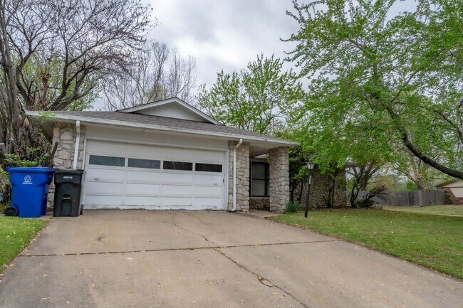 Building Photo - Updated 3 Bedroom in Broken Arrow