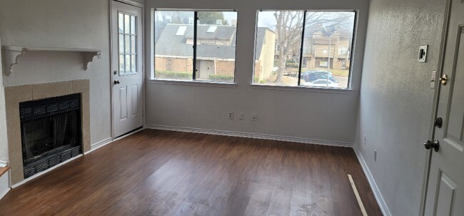 Foto del edificio - Room in Condo on Walnut St