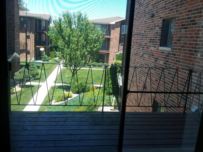 Foto del edificio - 5906 Corey Ln
