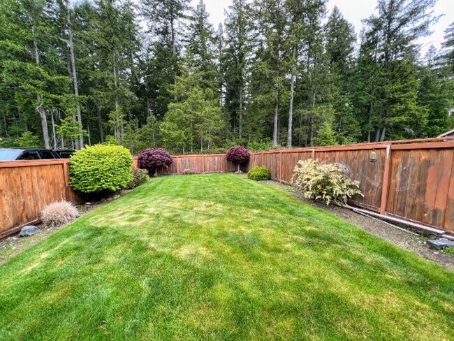 Foto del edificio - Pet Friendly 3 Bedroom in Campus Glen Neighborhood