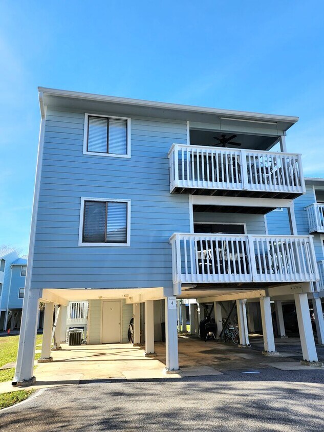 Primary Photo - 2/2 Condo in Gated Community!