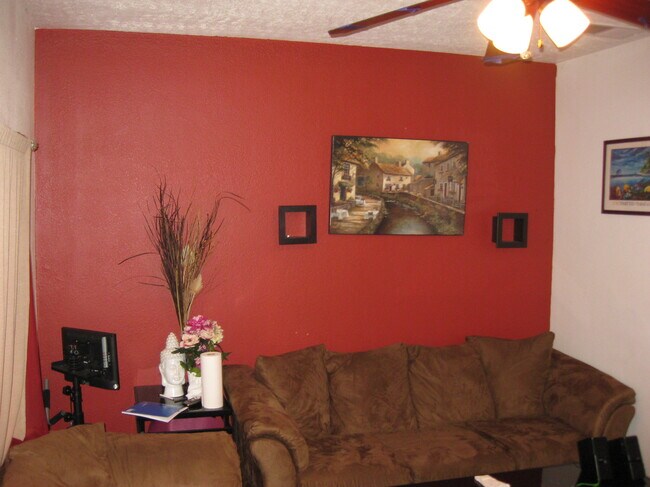Foto del edificio - 418 W Lapeer St