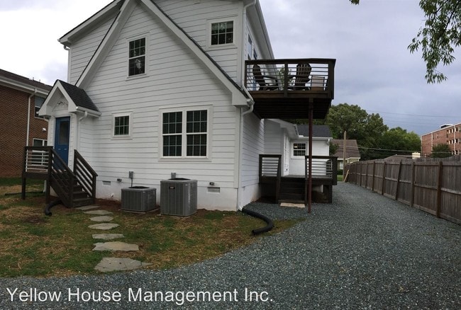 Building Photo - 119 S Roberson St
