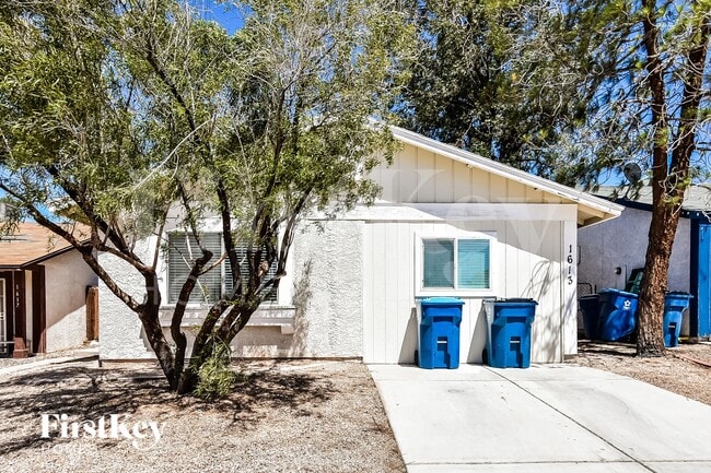 Building Photo - 1613 Amboy Dr