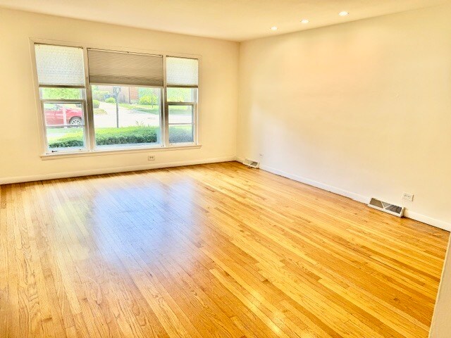 Foto del edificio - 617 Lavergne Ave