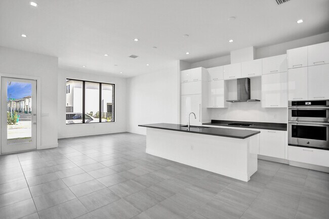 Foto del edificio - 8120 NW 43rd St