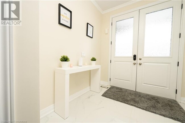 Building Photo - 5 Heming Trl