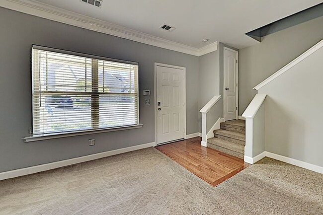 Foto del edificio - 735 Tulip Grove Rd