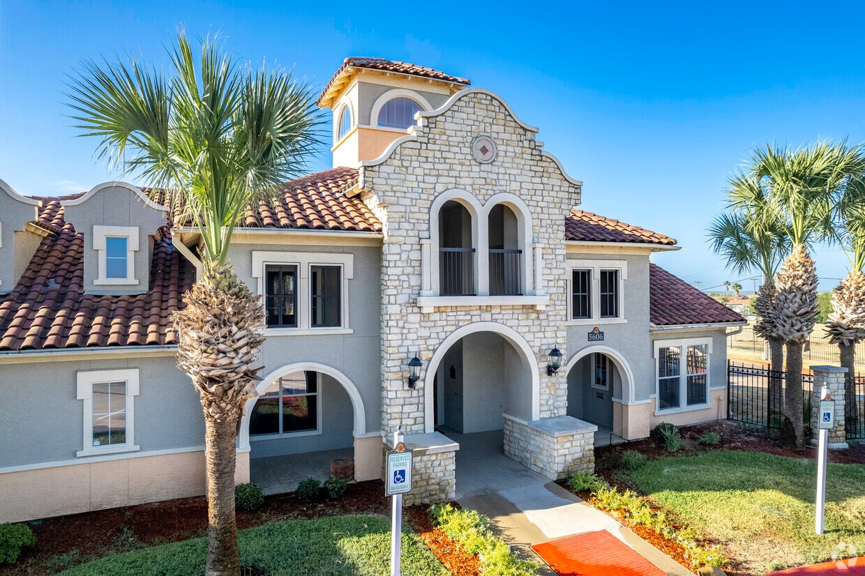 Primary Photo - Rosemont at Laredo Vista- Income Restricted