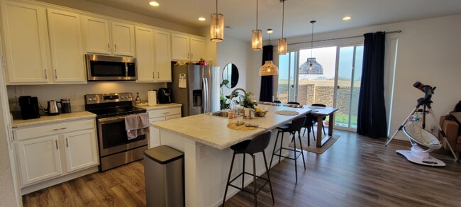 Foto del edificio - 7045 Boreal Dr