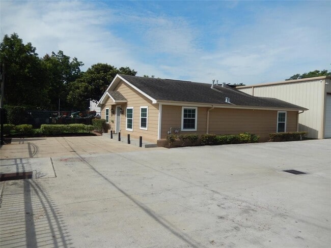Building Photo - 3802 Osage St