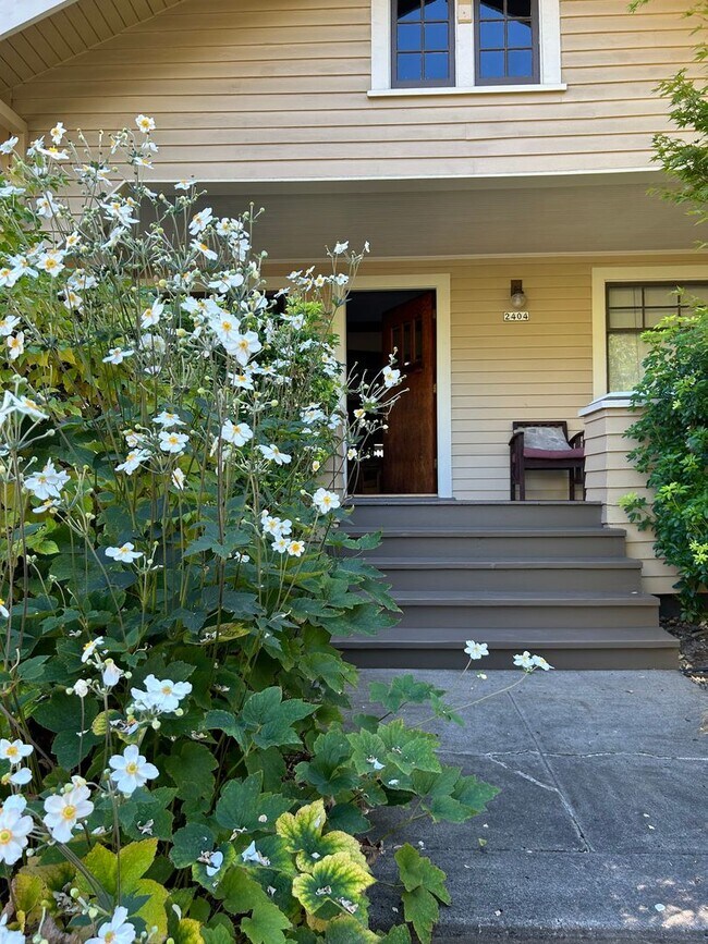 Photo - Beautiful Fully Furnished Home in Close-In...