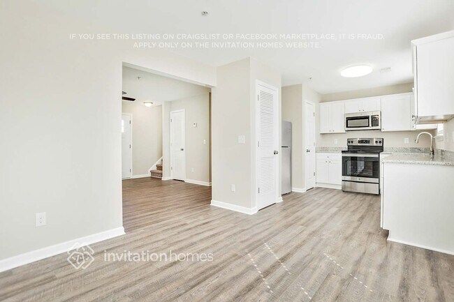 Foto del edificio - 371 Coral Cir