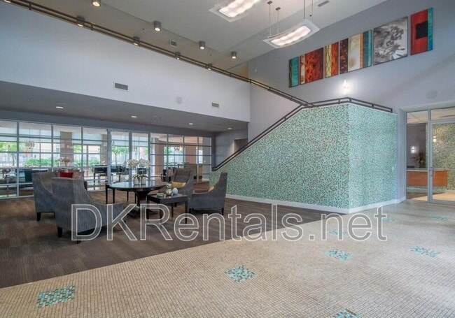 Building Photo - 711 Cosmopolitan Dr NE