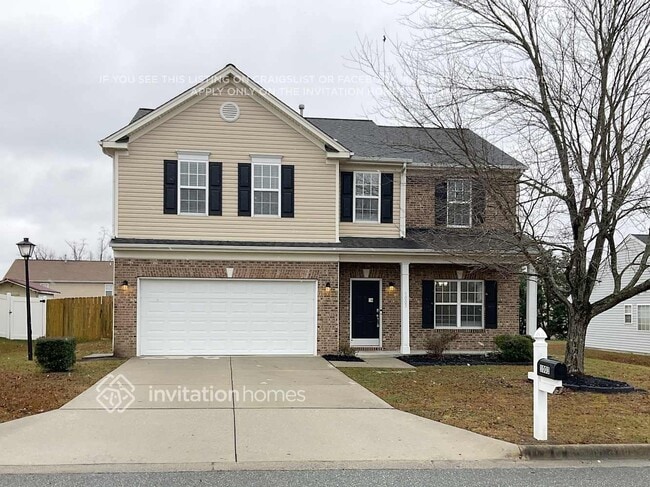 Building Photo - 1003 Thorncroft Rd